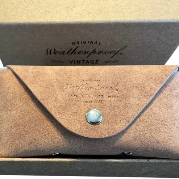 Original weatherproof vintage woman’s sunglasses new in box - Picture 2 of 3